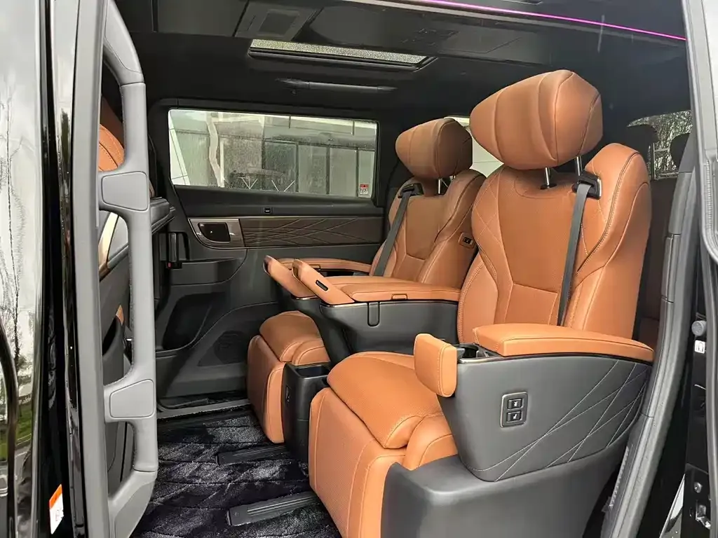 Toyota Vellfire — фото 6