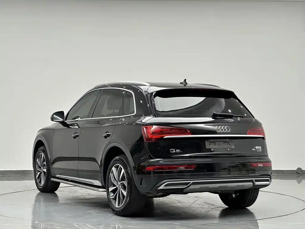 Audi Q5L — фото 8