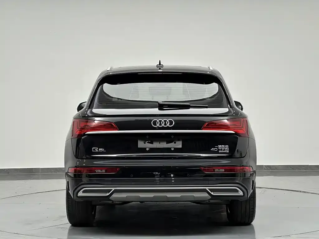 Audi Q5L — фото 3