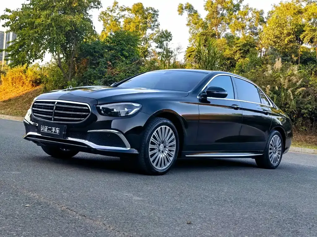 Mercedes-Benz E-Class — фото 1