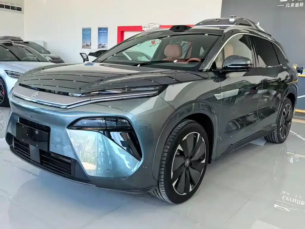 BYD Tang L — фото 1