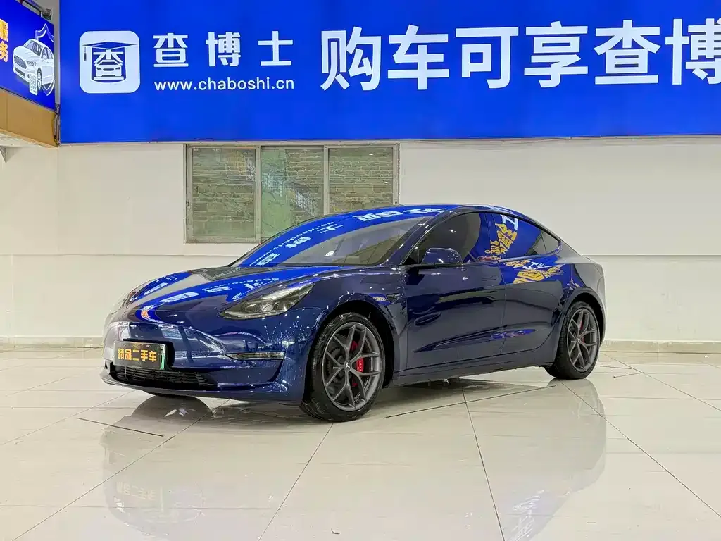 Tesla Model 3 — фото 1