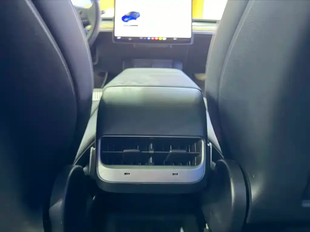 Tesla Model 3 — фото 2
