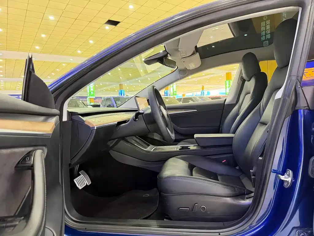Tesla Model 3 — фото 3