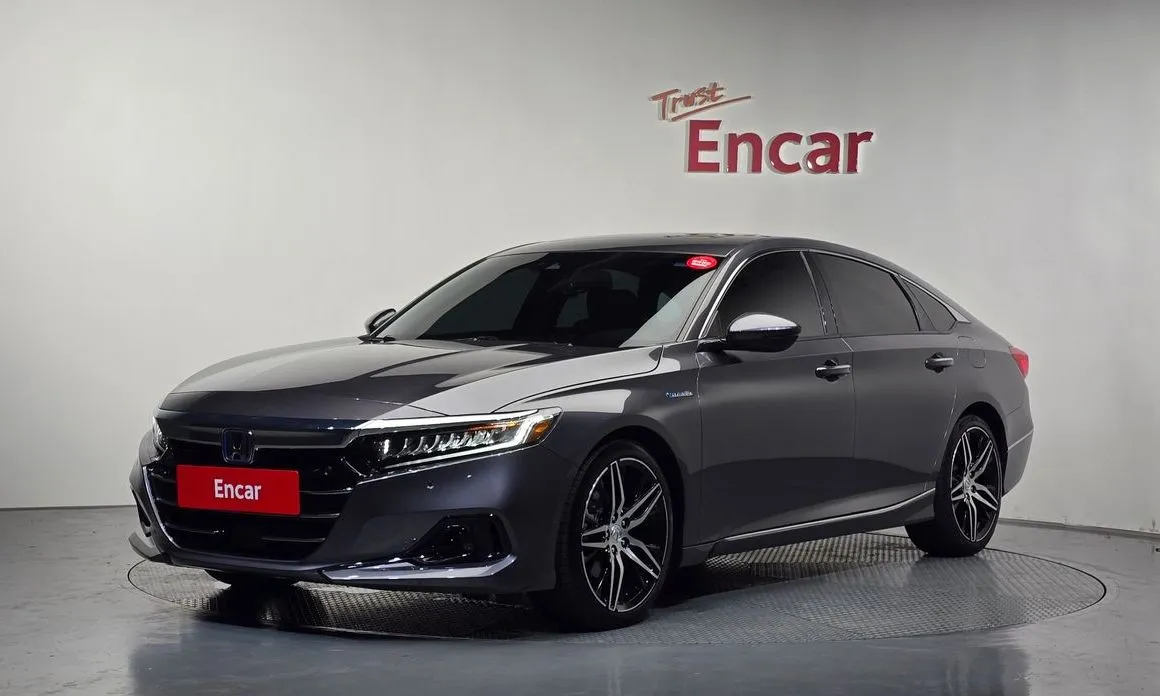 Honda Accord — фото 1