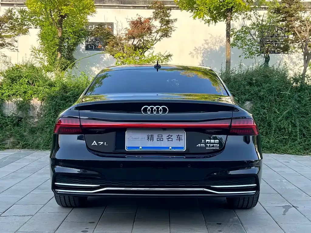 Audi A7L — фото 8