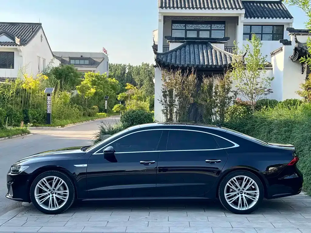 Audi A7L — фото 9