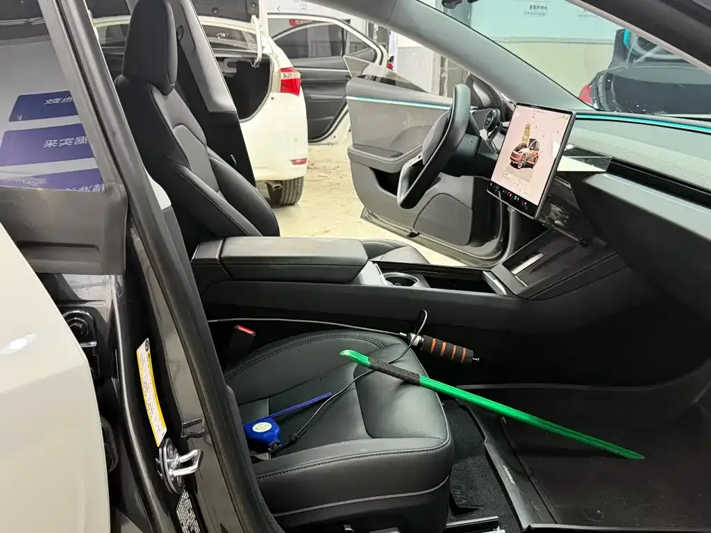Tesla Model 3 — фото 6