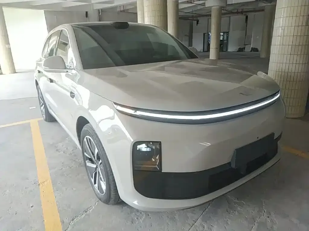 Li Auto L6 — фото 3