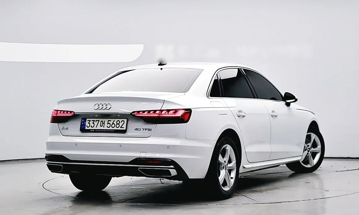Audi A4 — фото 5
