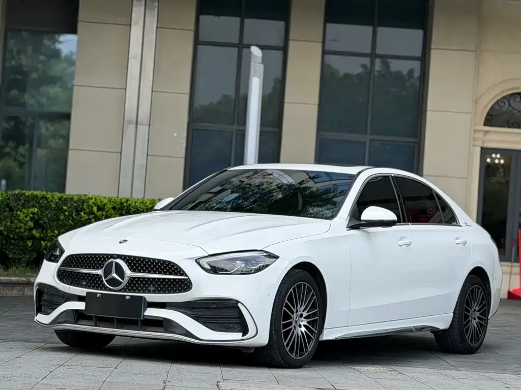 Mercedes-Benz C-Class — фото 1