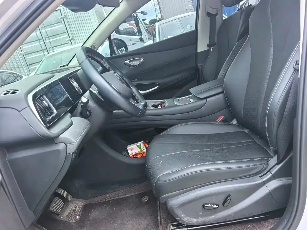 BYD Hiace 05 EV — фото 10