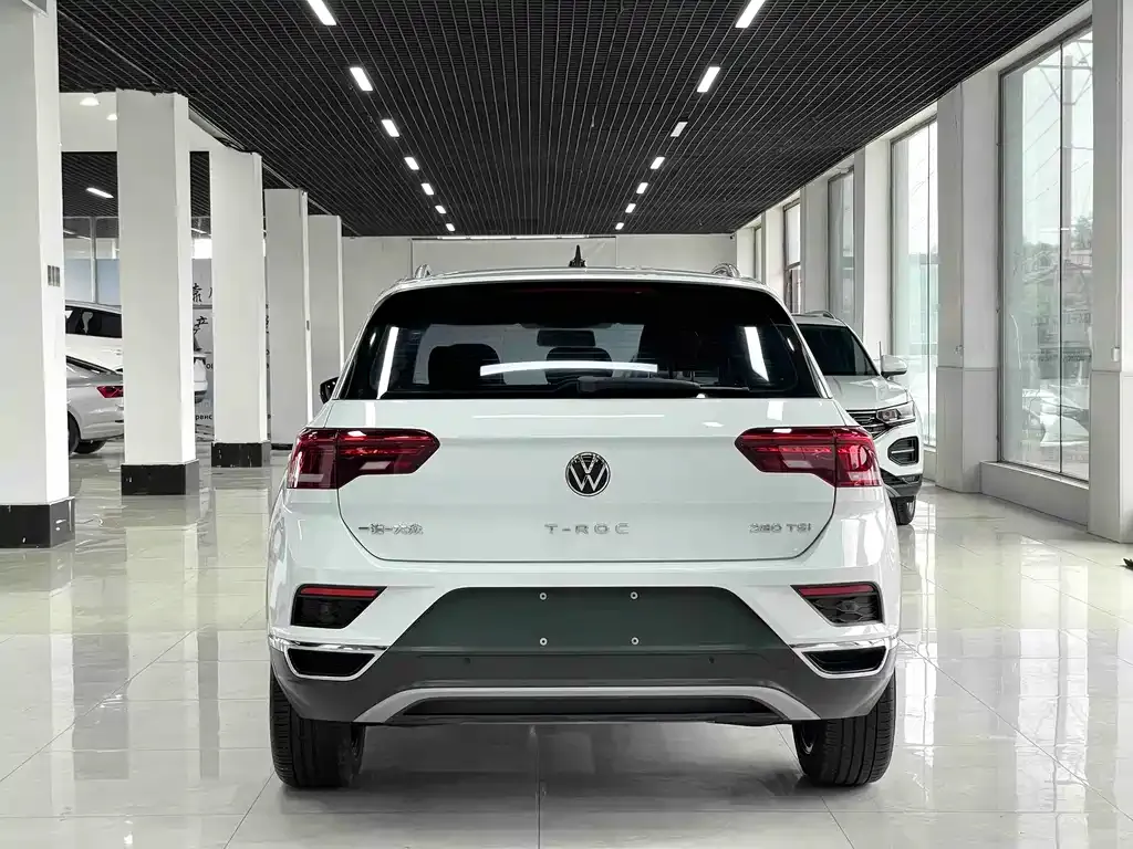Volkswagen T-Roc — фото 5