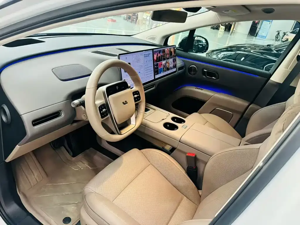 Li Auto i8 — фото 5