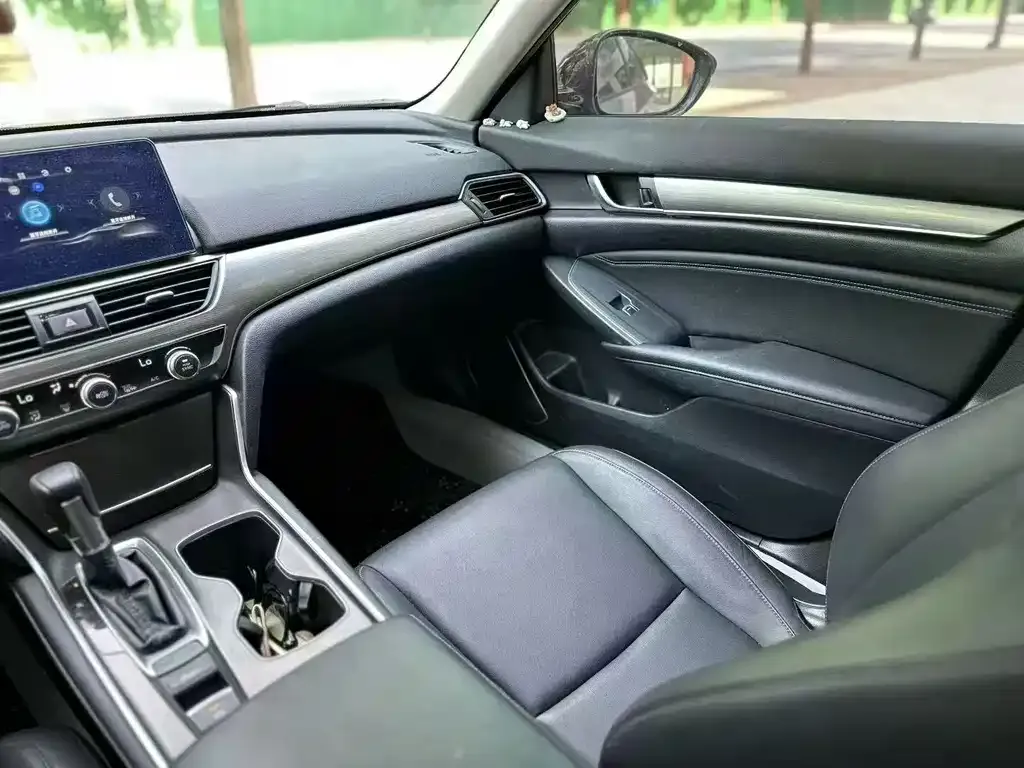 Honda Accord — фото 5