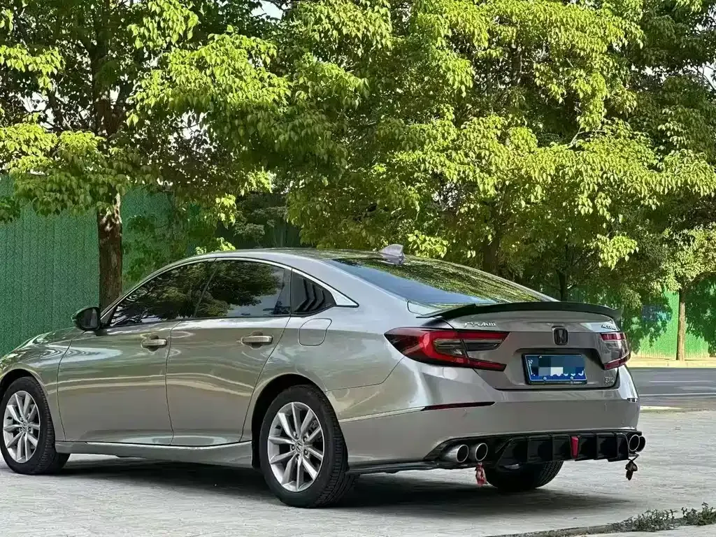 Honda Accord — фото 9