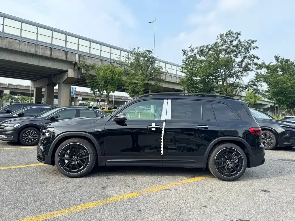 Mercedes-Benz GLB AMG — фото 10