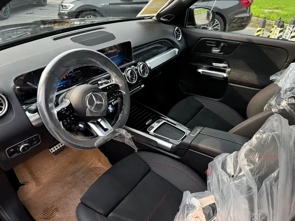 Mercedes-Benz GLB AMG — фото 8