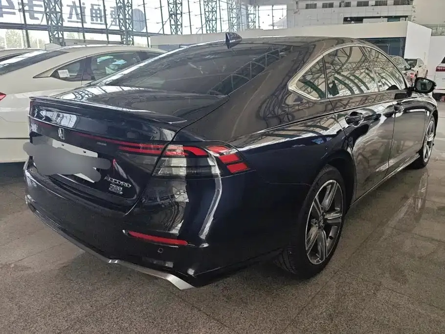 Honda Accord — фото 9