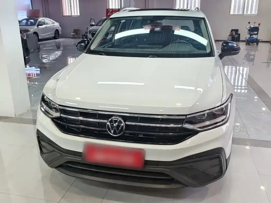 Volkswagen Tiguan L — фото 7
