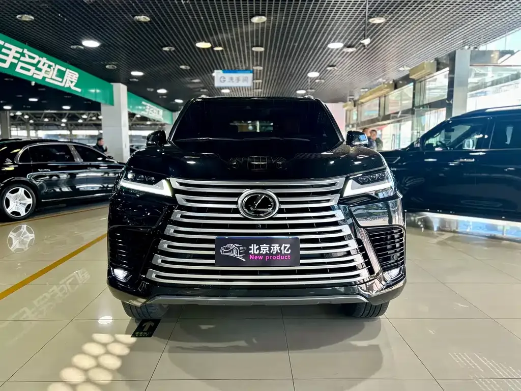 Lexus LX — фото 9