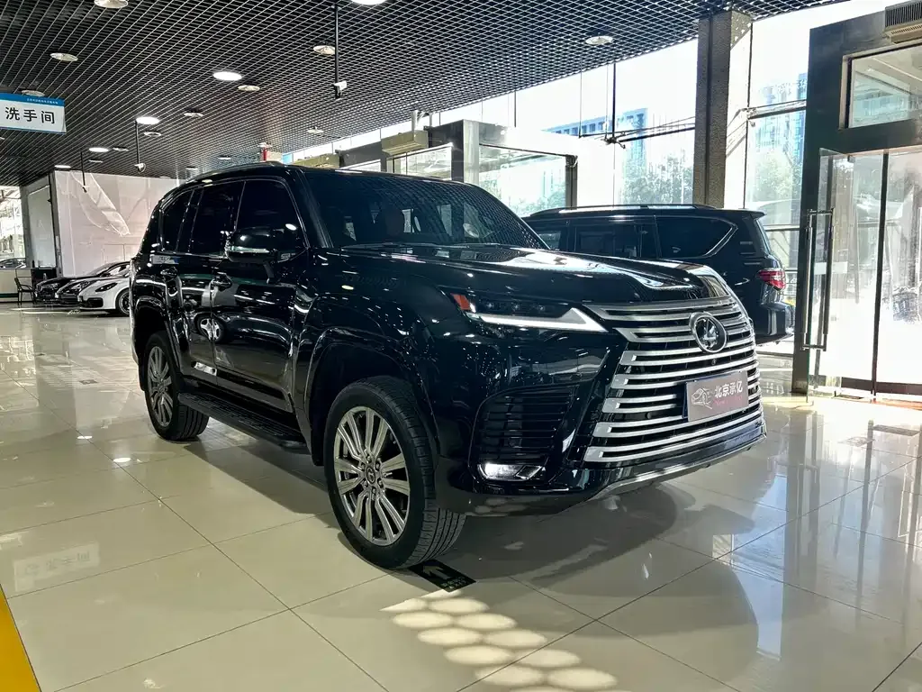 Lexus LX — фото 8
