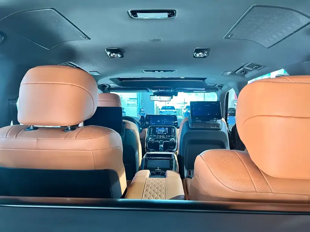 Lexus LX — фото 2