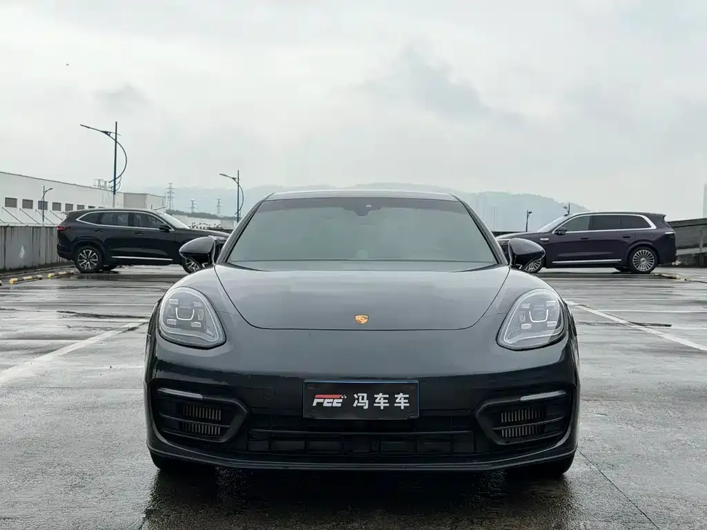 Porsche Panamera — фото 1