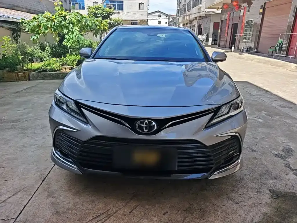 Toyota Camry — фото 7