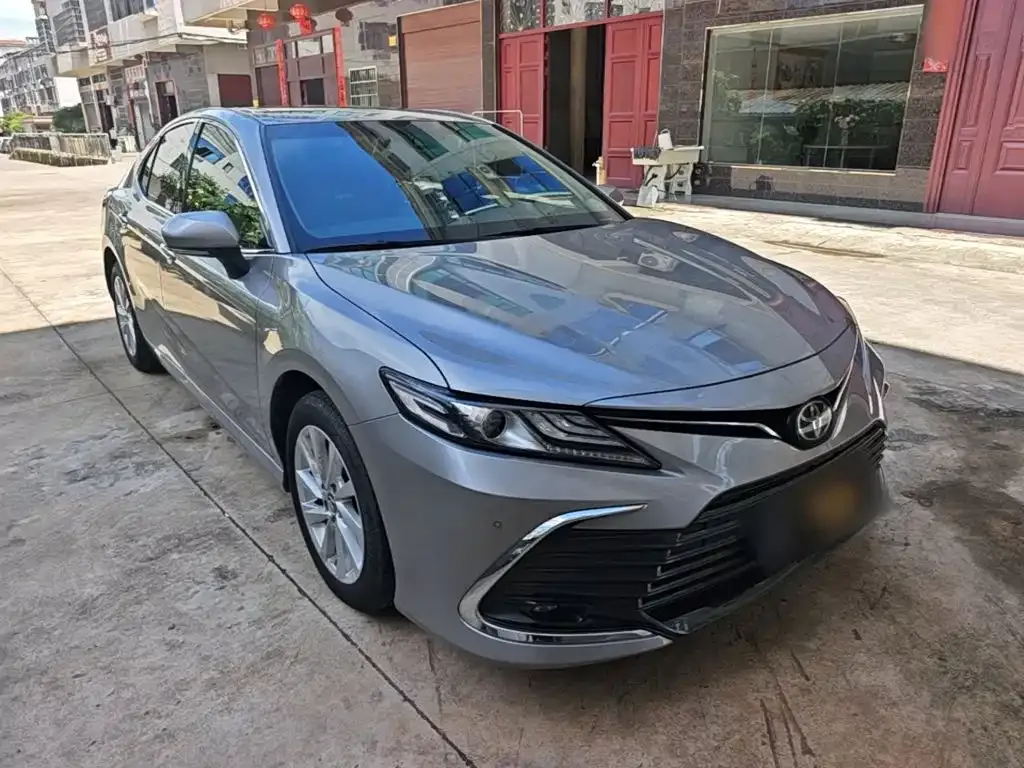 Toyota Camry — фото 10