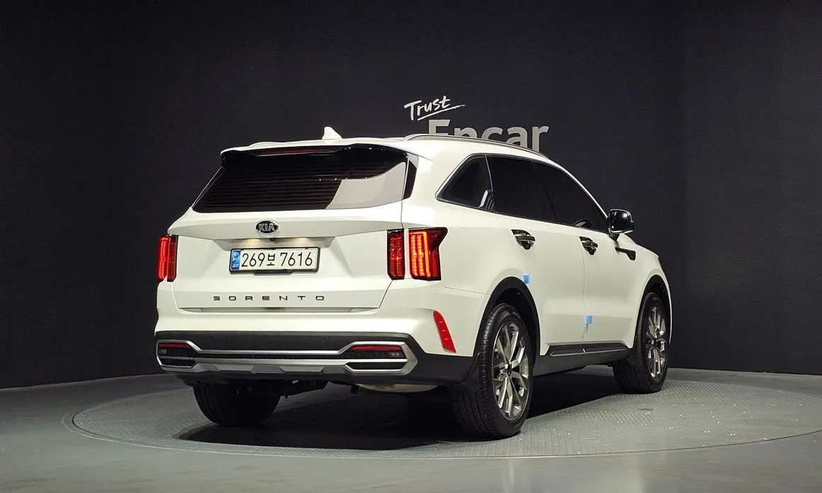 Kia Sorento — фото 5