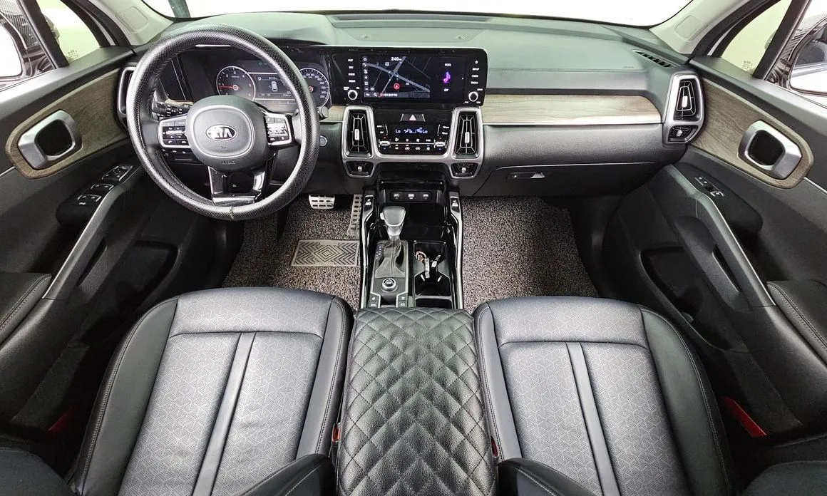 Kia Sorento — фото 10