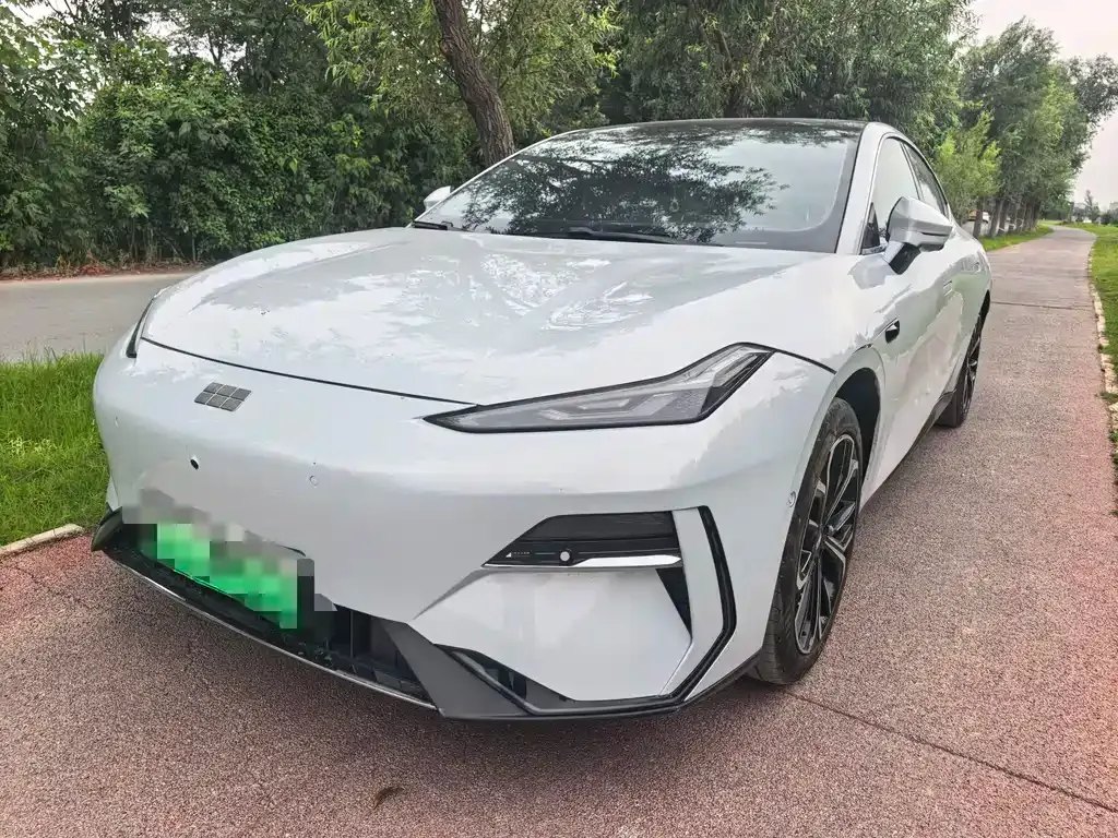 Geely Galaxy E8