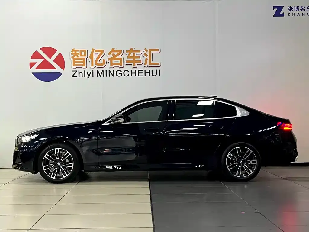 BMW 5 Series — фото 2