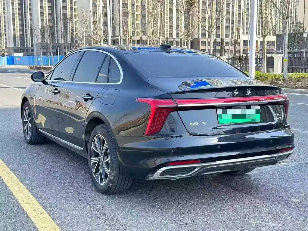 Hongqi H5 PHEV — фото 8