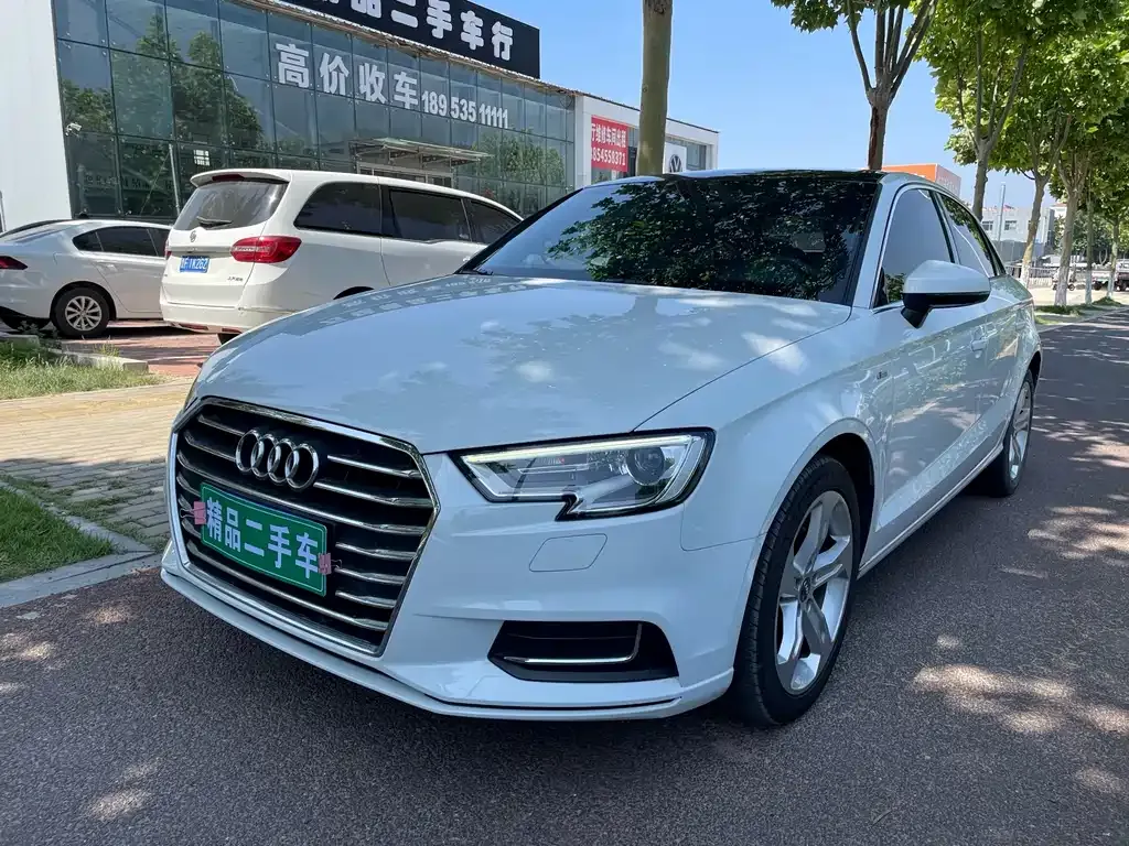 Audi A3 — фото 1