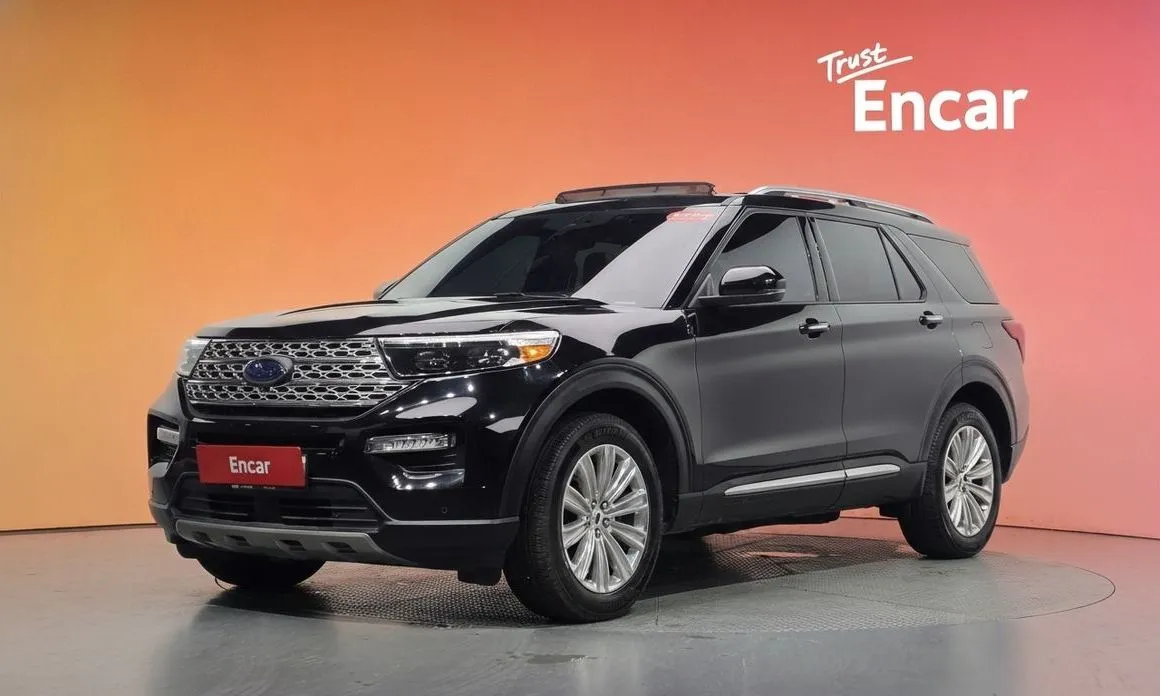 Ford Explorer — фото 1