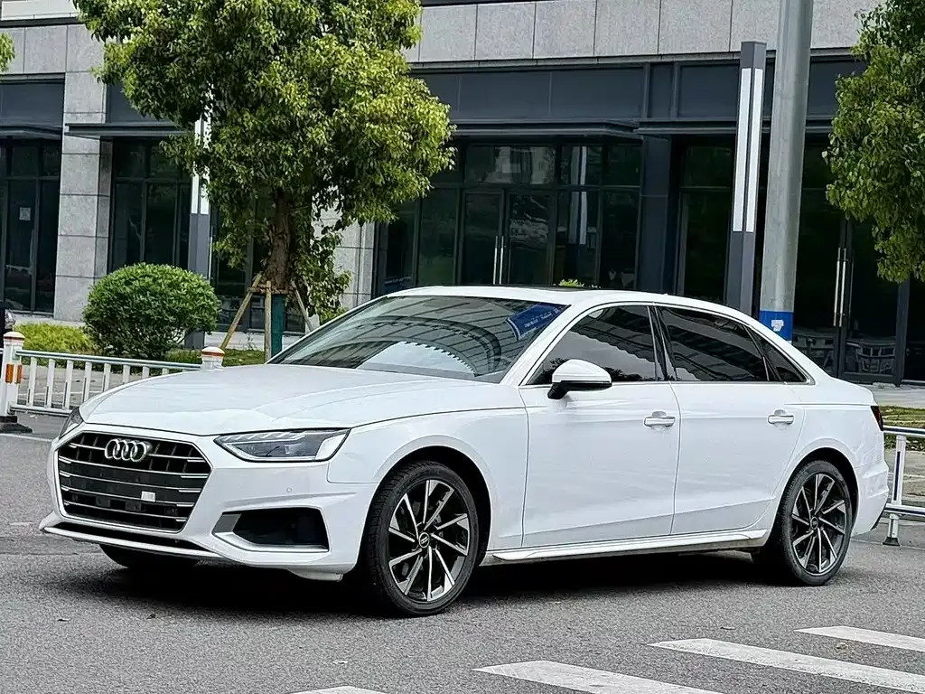 Audi A4L — фото 9
