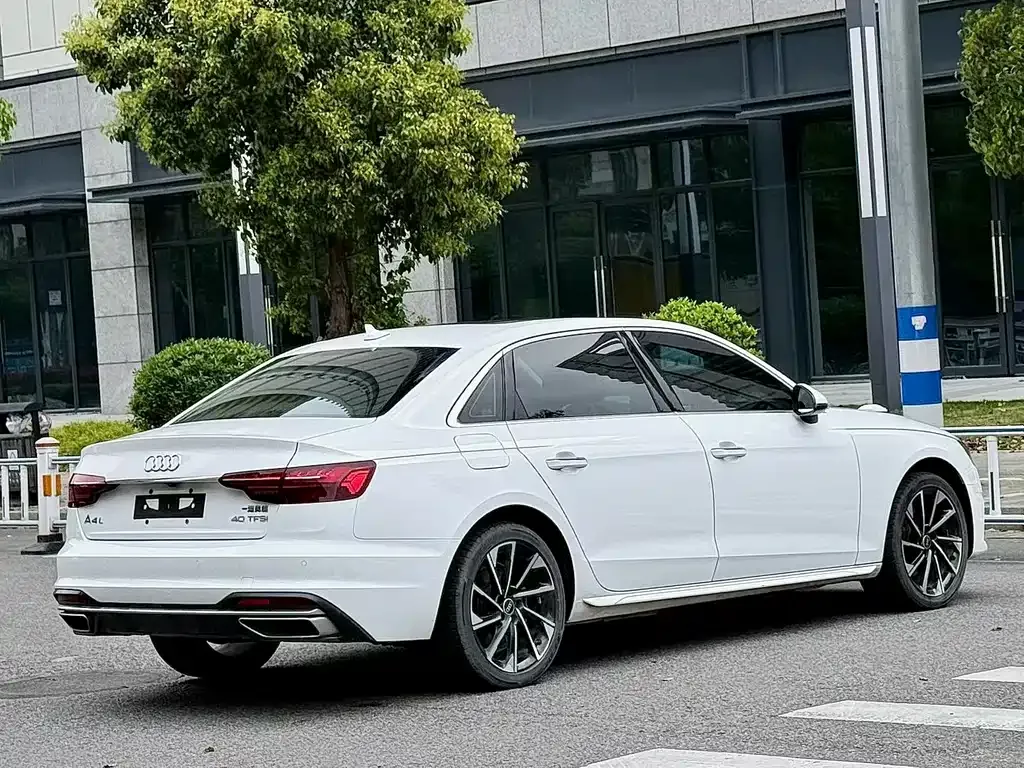 Audi A4L — фото 3