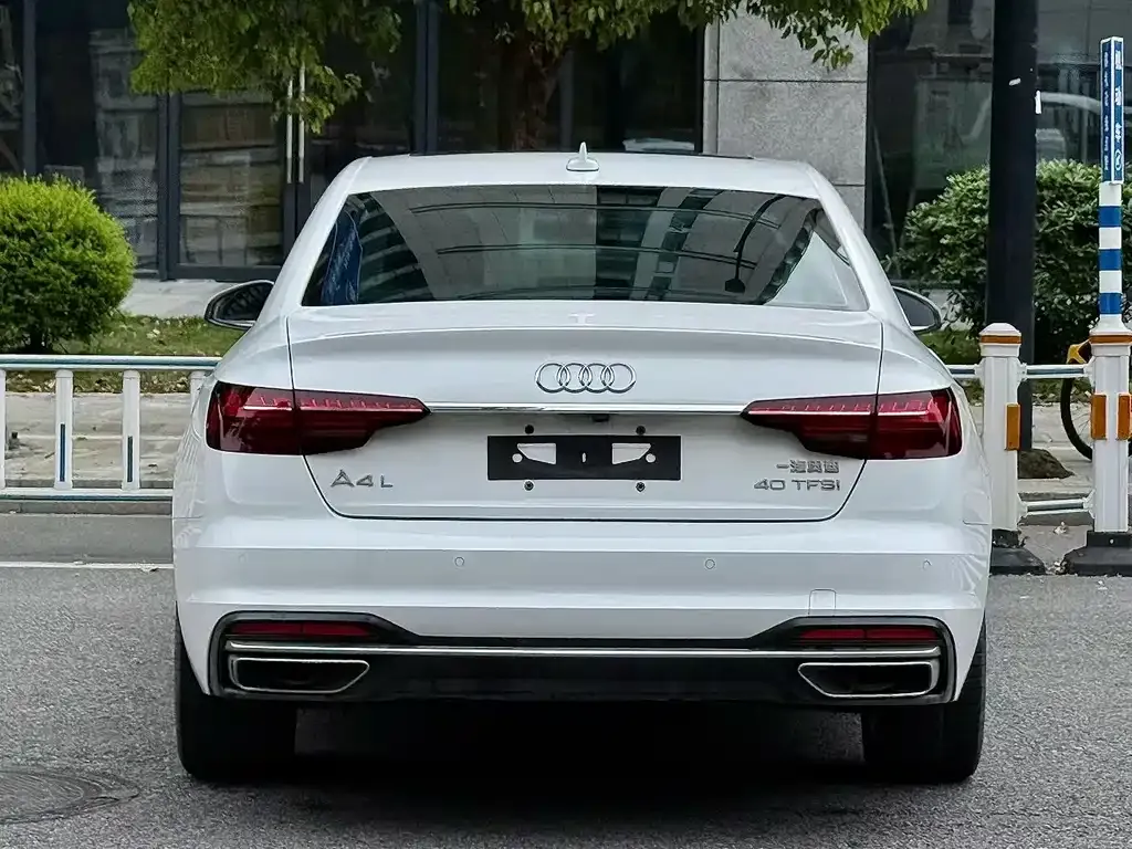 Audi A4L — фото 5