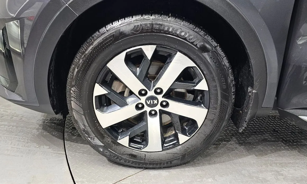 Kia Sorento — фото 7