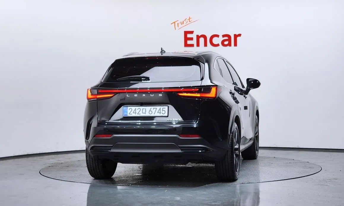 Lexus NX — фото 2