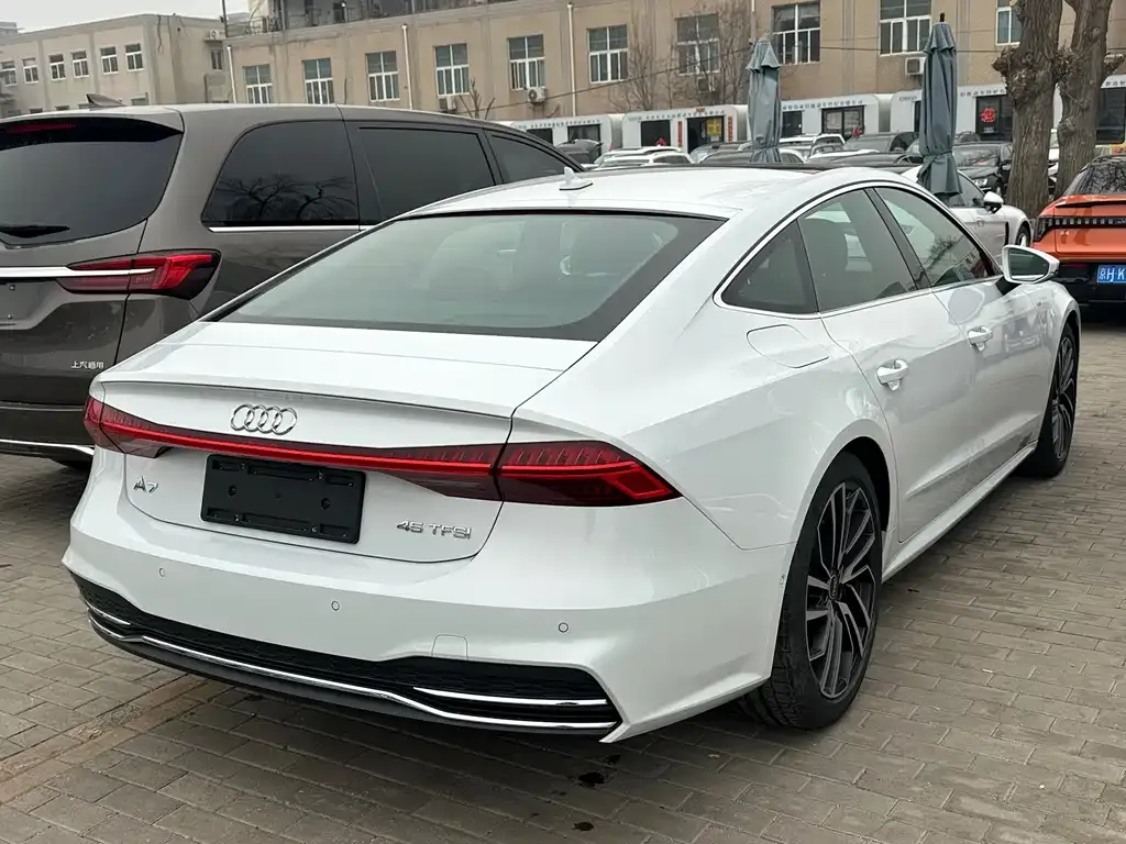 Audi A7 — фото 2