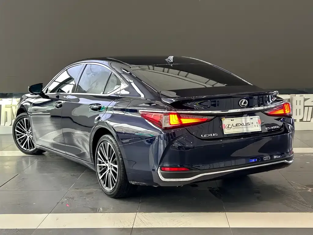 Lexus ES — фото 2