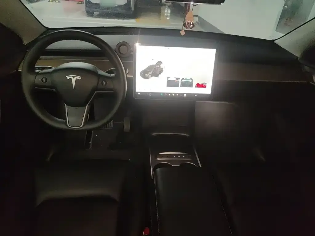 Tesla Model Y — фото 7