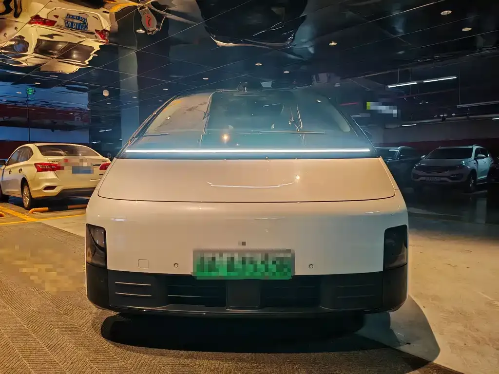 Li Auto MEGA — фото 2