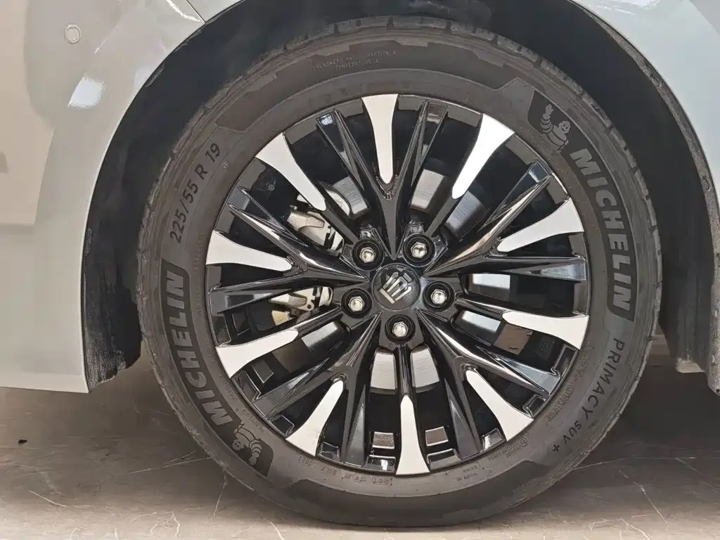 Toyota Vellfire — фото 8