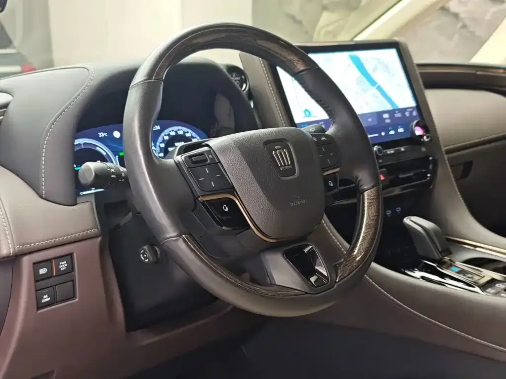 Toyota Vellfire — фото 4