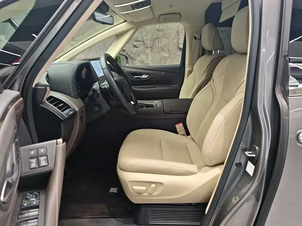 Toyota Vellfire — фото 6