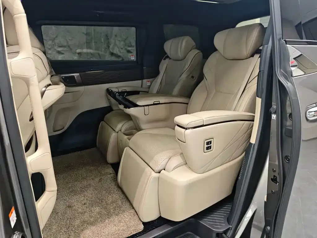 Toyota Vellfire — фото 9